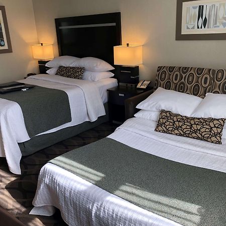 Best Western Plus Travel Hotel Toronto Airport Exterior photo