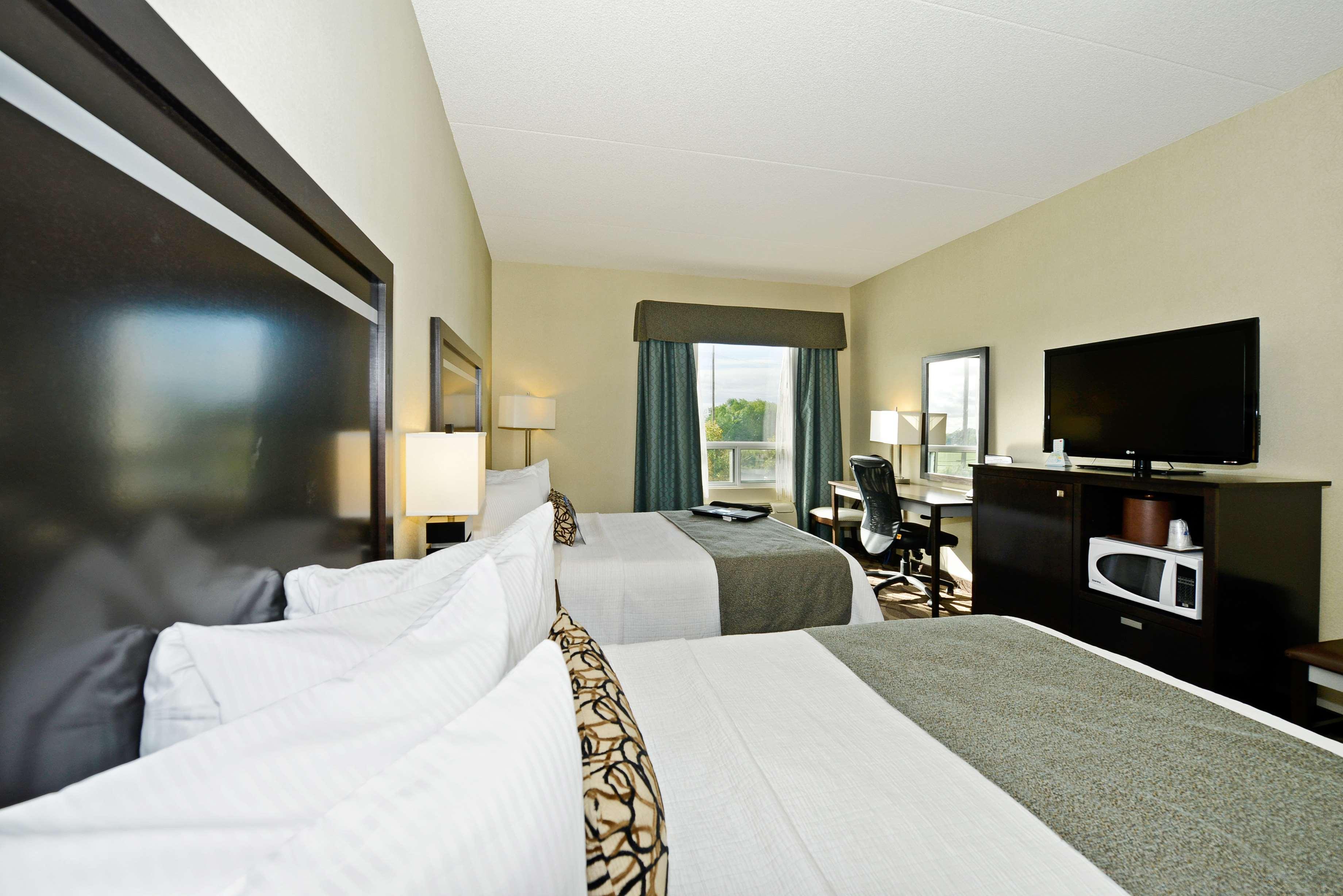 Best Western Plus Travel Hotel Toronto Airport Exterior photo