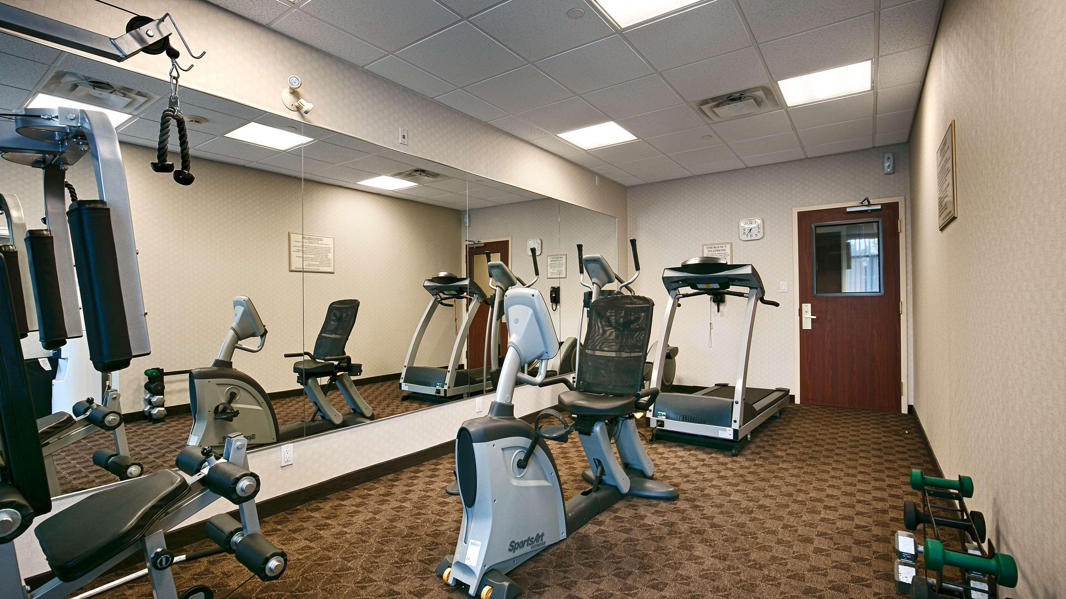 Best Western Plus Travel Hotel Toronto Airport Exterior photo