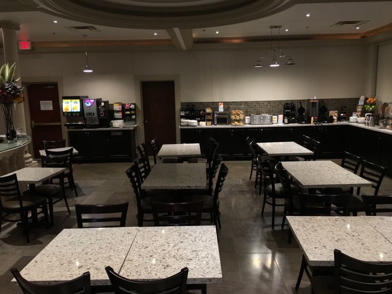 Best Western Plus Travel Hotel Toronto Airport Exterior photo