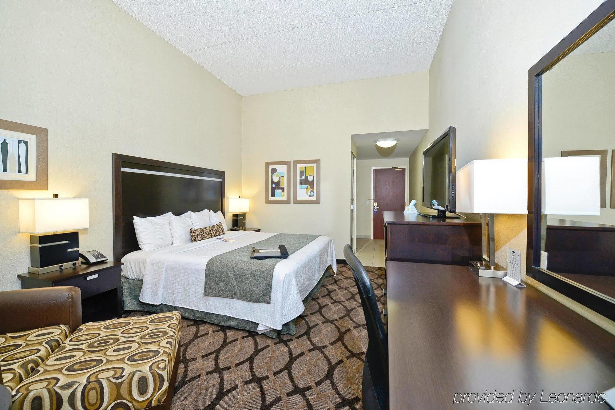 Best Western Plus Travel Hotel Toronto Airport Exterior photo